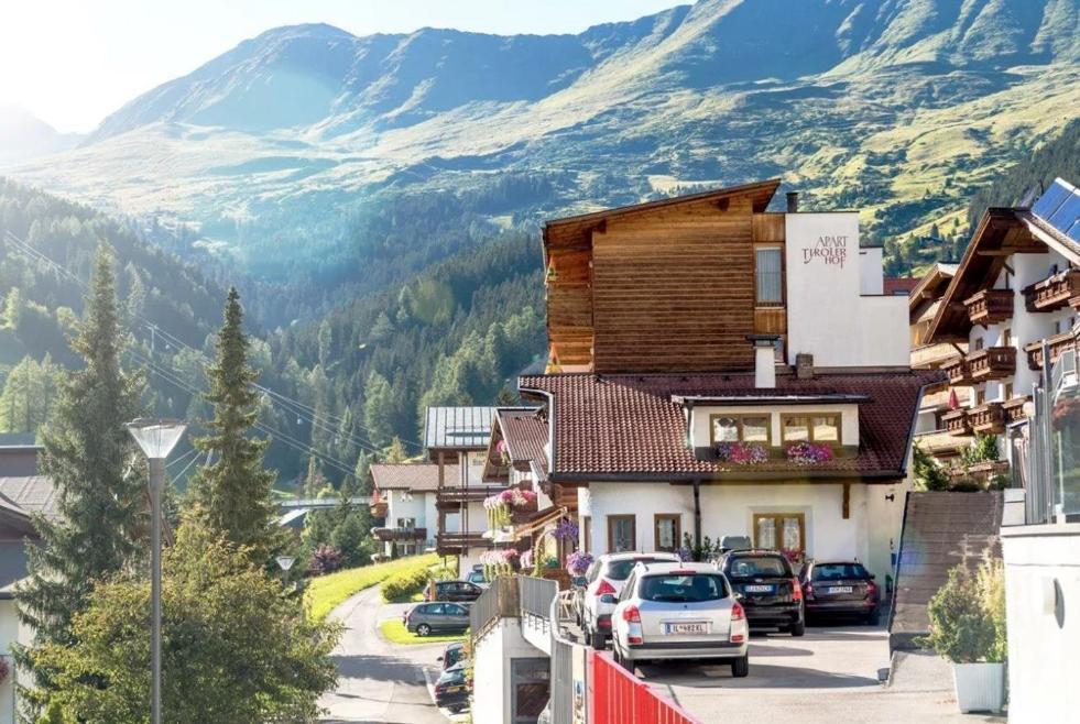 Отель Tirolerhof Серфаус Экстерьер фото